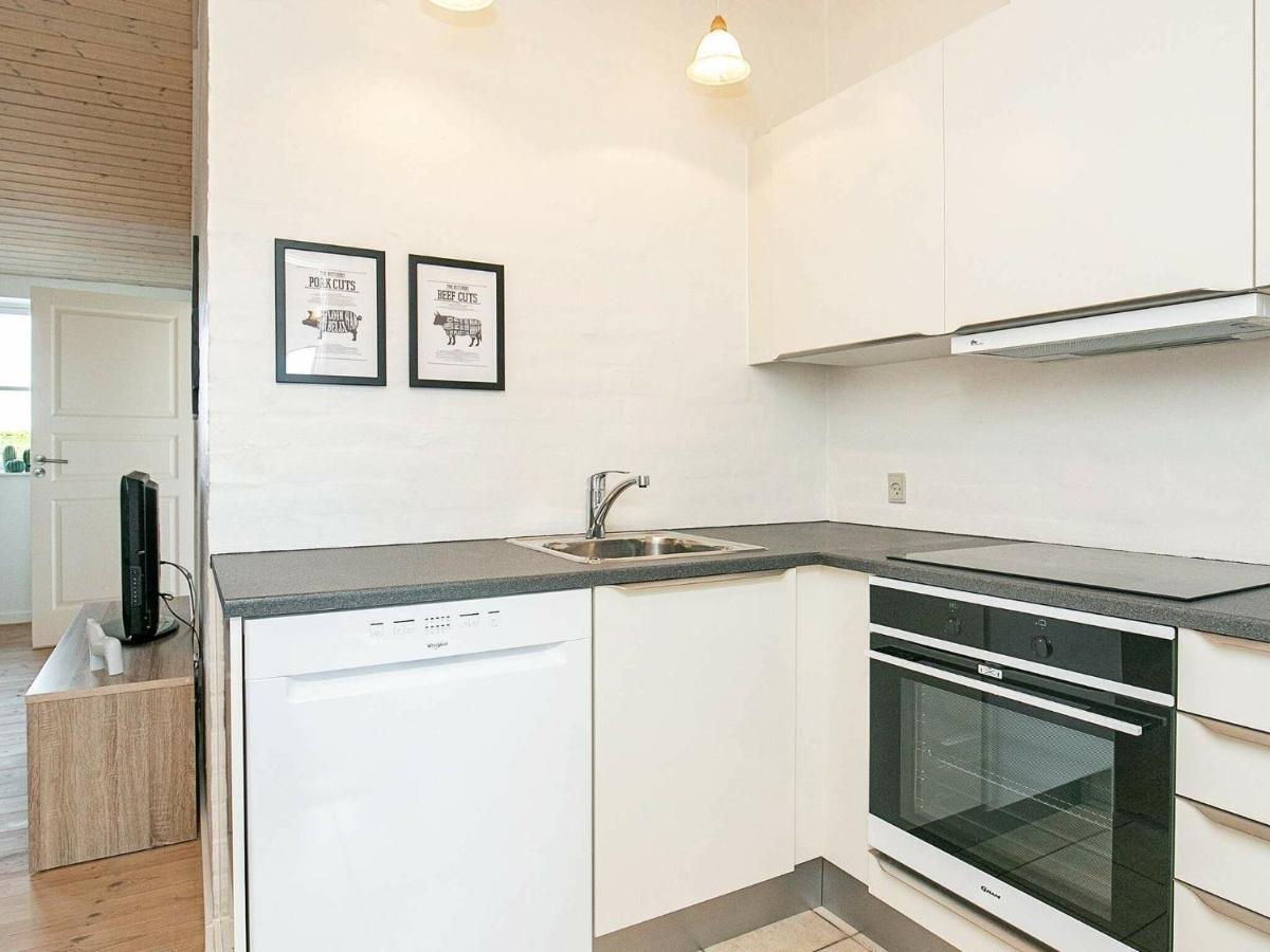6 Person Holiday Home In פאבורג חדר תמונה